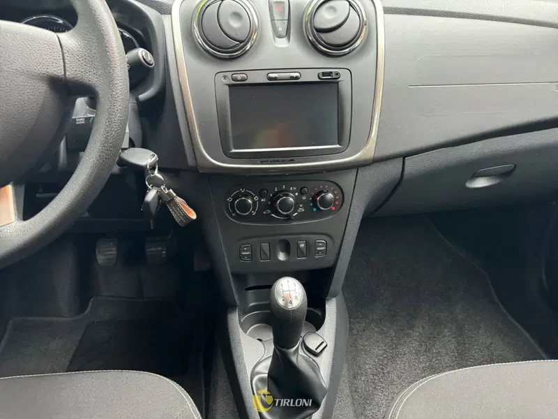 Dacia Sandero usata a Milano (13)