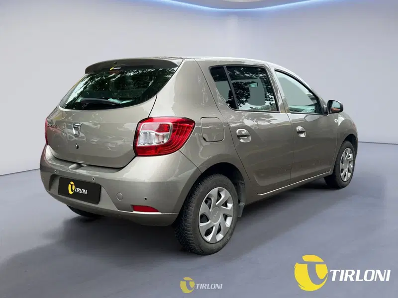 Dacia Sandero usata a Milano (2)