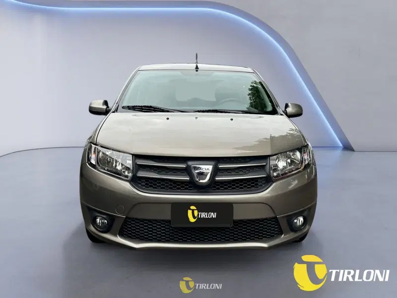 Dacia Sandero usata a Milano (5)