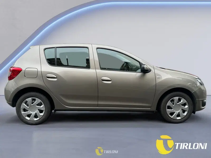 Dacia Sandero usata a Milano (7)