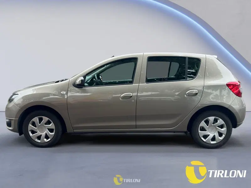 Dacia Sandero usata a Milano (8)