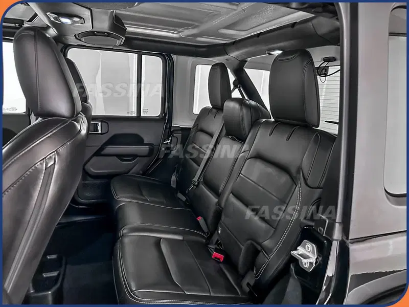 Jeep Wrangler Unlimited usata a Milano (11)