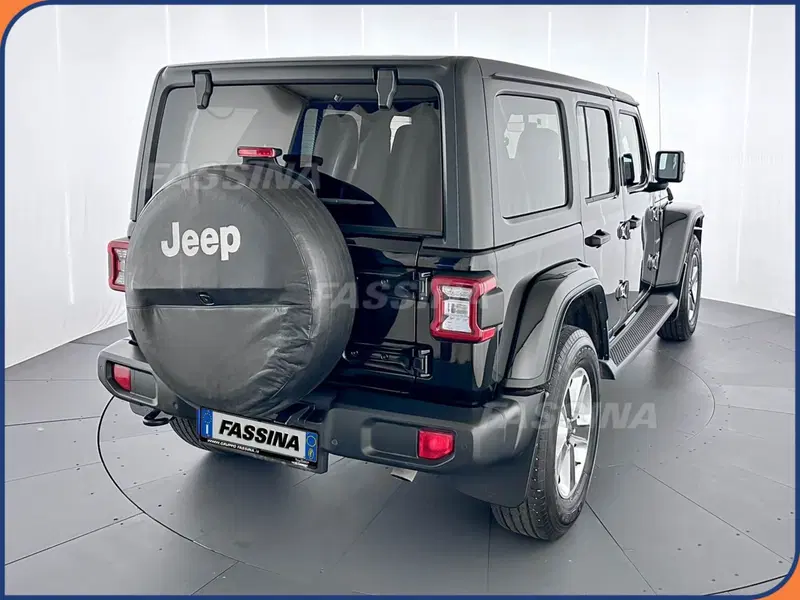 Jeep Wrangler Unlimited usata a Milano (6)
