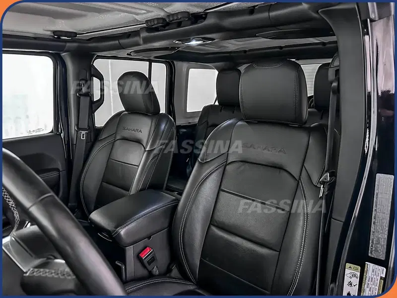 Jeep Wrangler Unlimited usata a Milano (8)