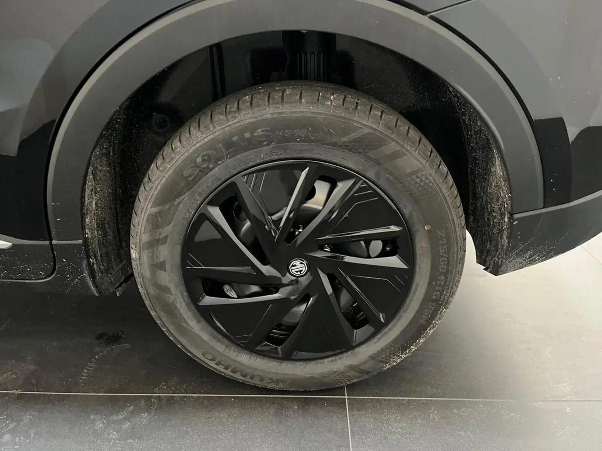 Mg ZS nuova a Lucca (8)