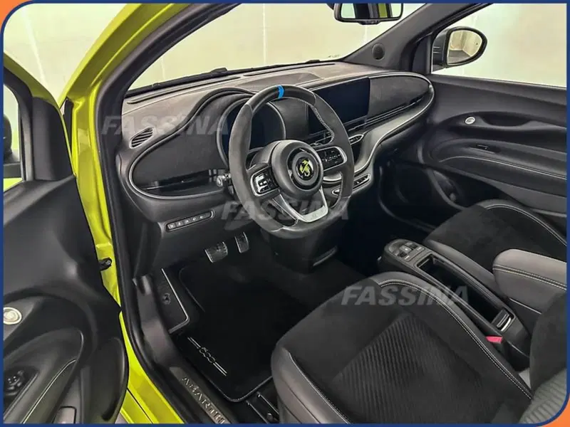 Abarth 500e usata a Milano (9)