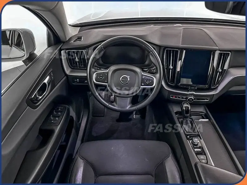 Volvo XC60 usata a Milano (10)
