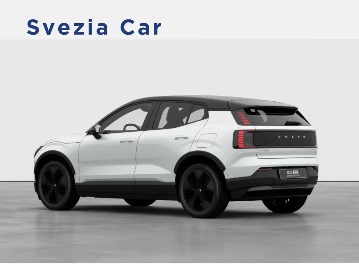 Volvo EX30 Cross Country nuova a Milano (3)