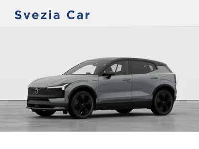 Volvo EX30 Cross Country P5 Long Range electric Plus rwd nuova a Milano