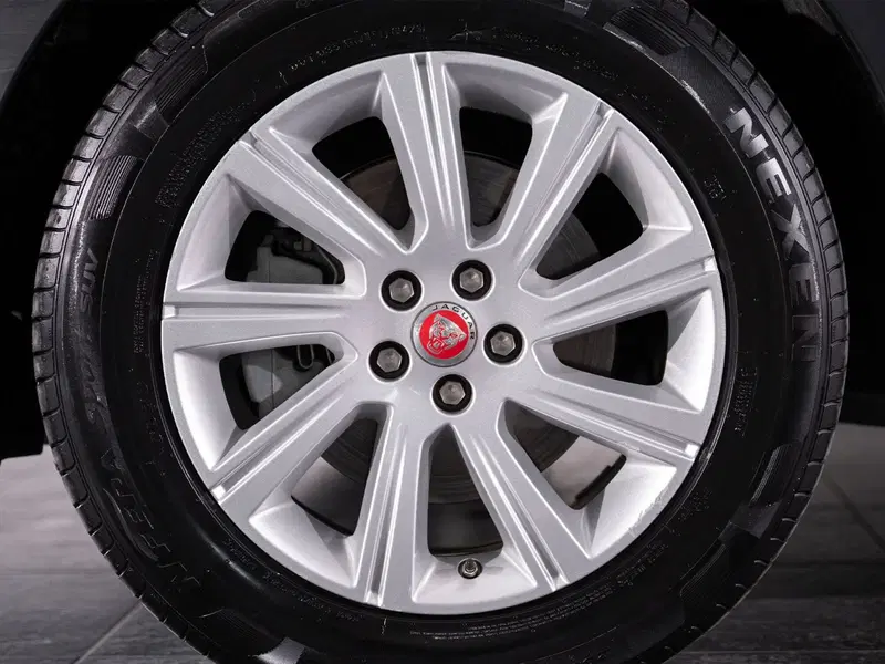 Jaguar E-Pace usata a Foggia (14)
