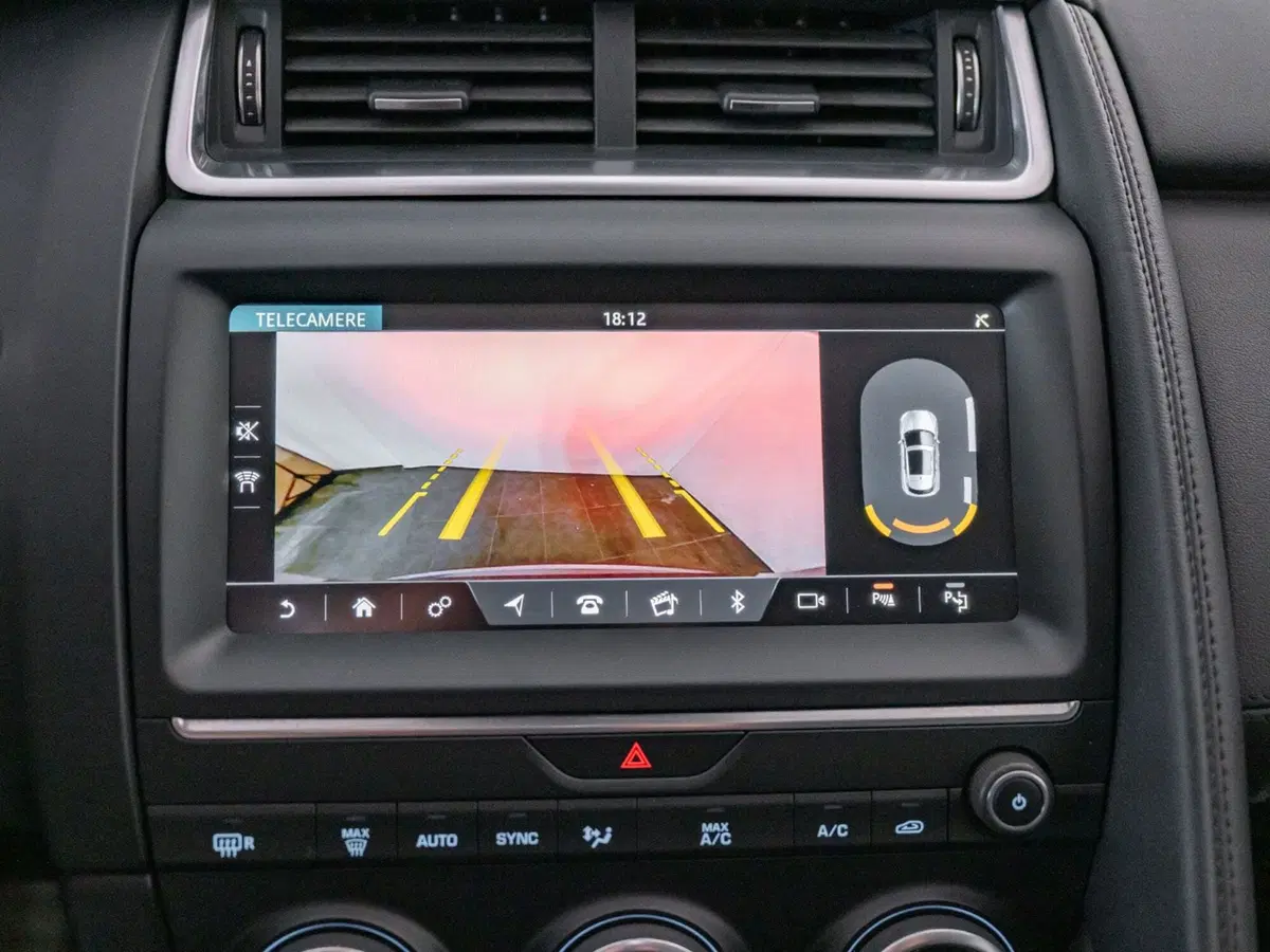 Jaguar E-Pace usata a Foggia (15)