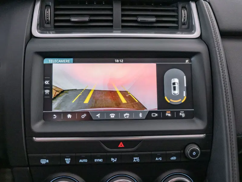 Jaguar E-Pace usata a Foggia (15)