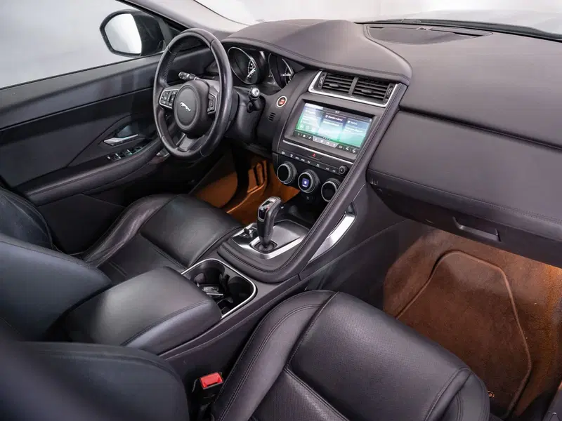 Jaguar E-Pace usata a Foggia (5)