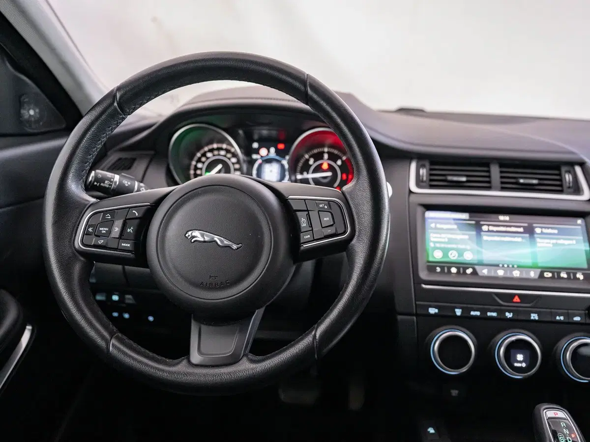 Jaguar E-Pace usata a Foggia (9)
