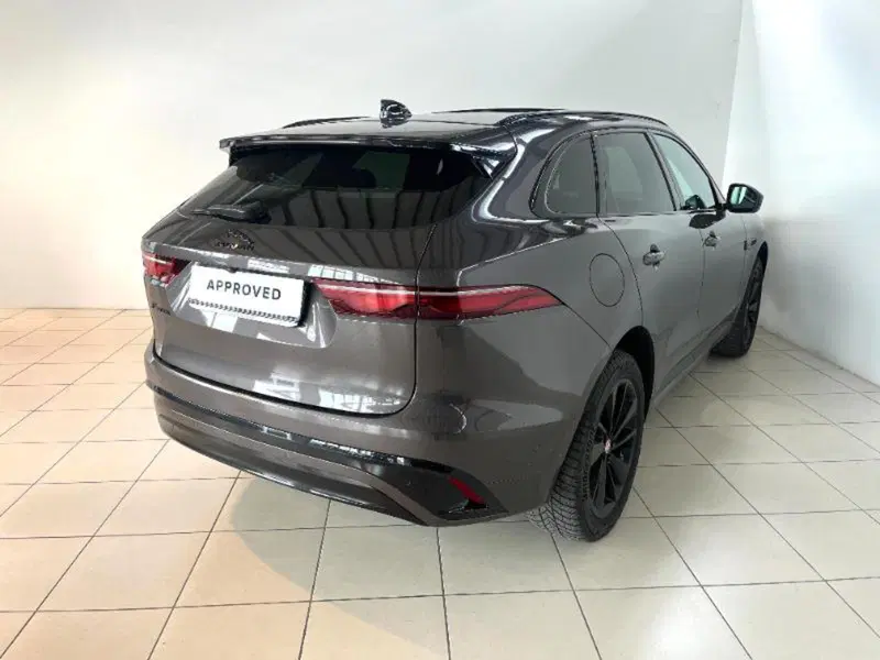 Jaguar F-Pace usata a Venezia