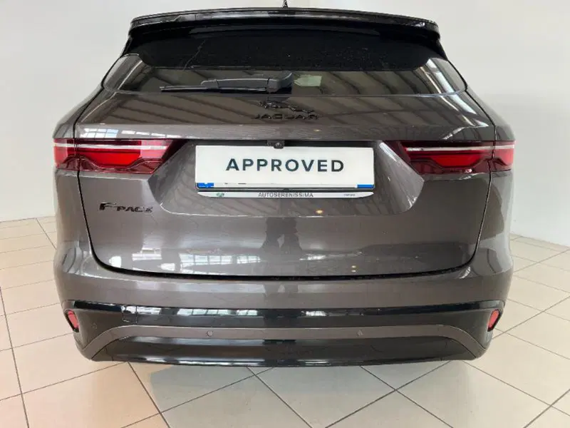 Jaguar F-Pace usata a Venezia (12)