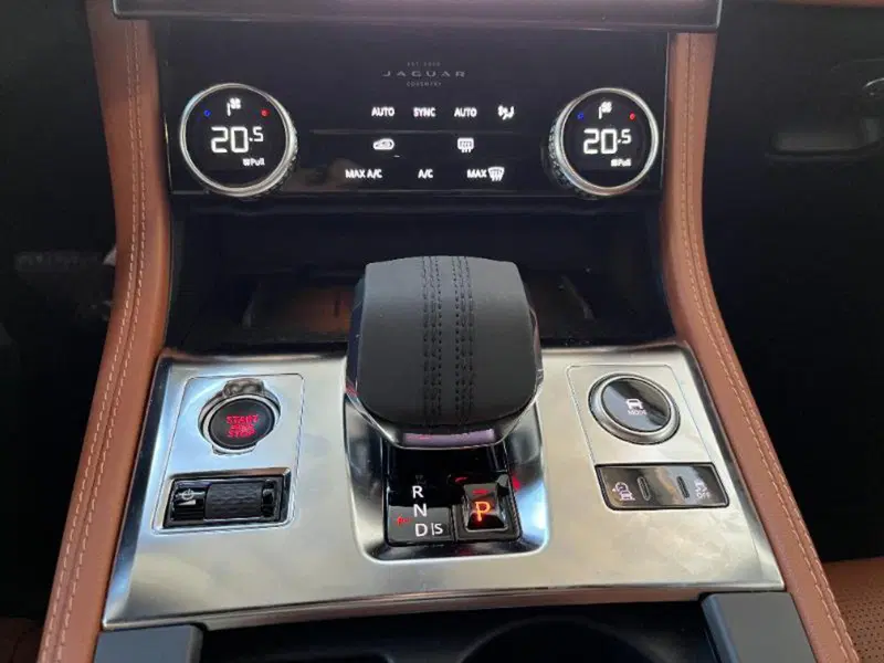 Jaguar F-Pace usata a Venezia (5)