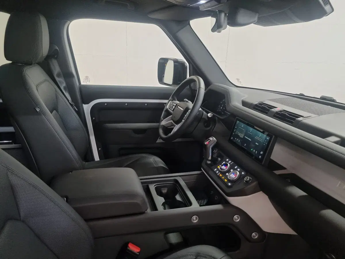 Land Rover Defender usata a Brescia (3)