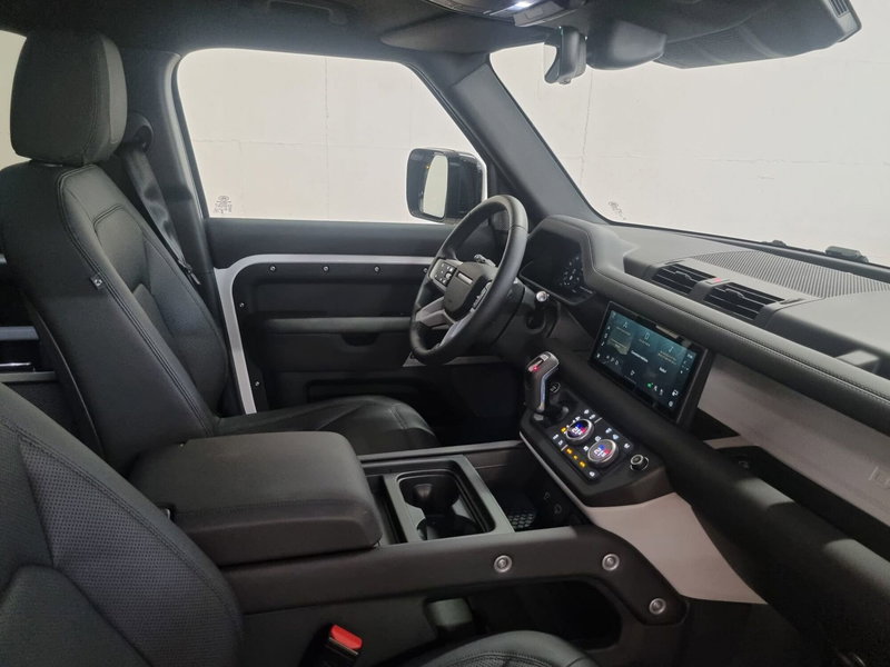 Land Rover Defender usata a Brescia (3)
