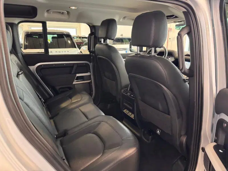 Land Rover Defender usata a Venezia (14)