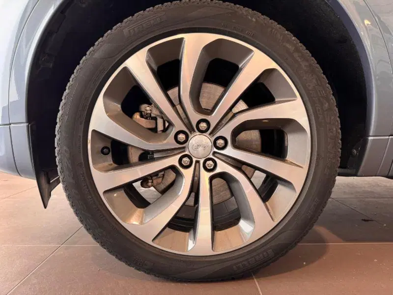 Land Rover Discovery Sport usata a Venezia (8)