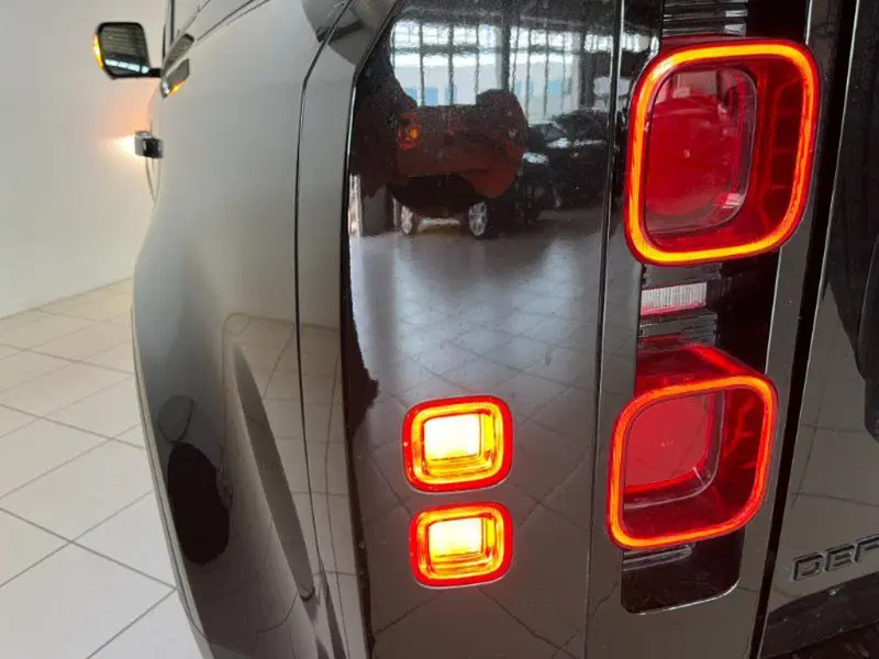 Land Rover Defender usata a Venezia (15)