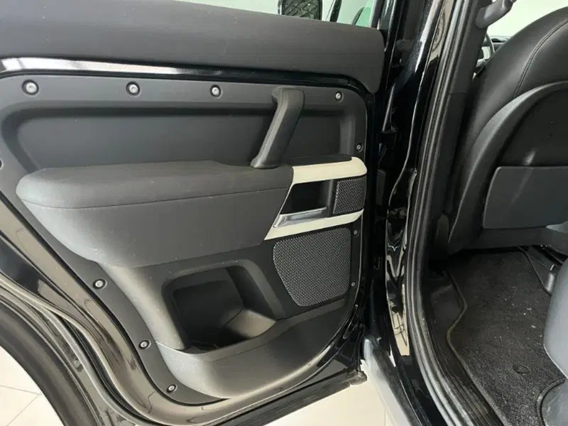 Land Rover Defender usata a Venezia (6)