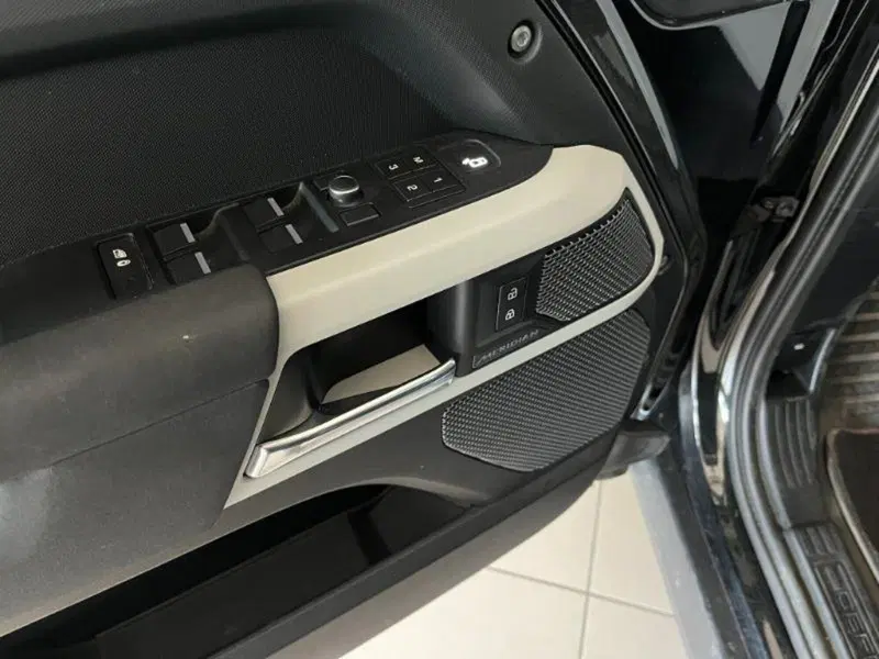 Land Rover Defender usata a Venezia (7)