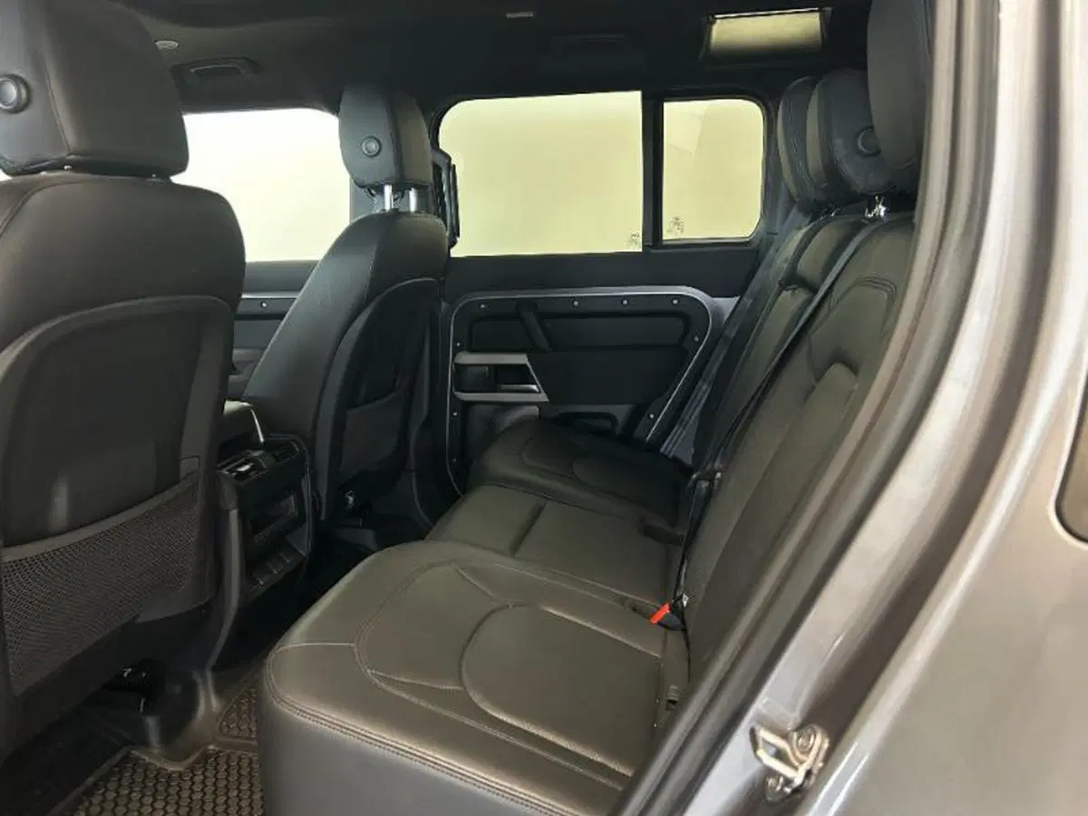 Land Rover Defender usata a Venezia (15)