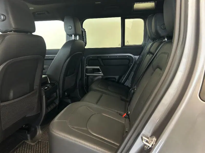 Land Rover Defender usata a Venezia (15)