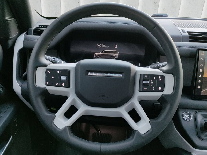 Land Rover Defender usata a Lecco (12)