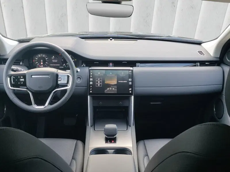 Land Rover Discovery Sport nuova a Lecco (4)
