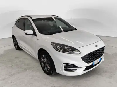 Ford Kuga 1.5 EcoBlue 120 CV 2WD ST-Line del 2021 usata a Arezzo