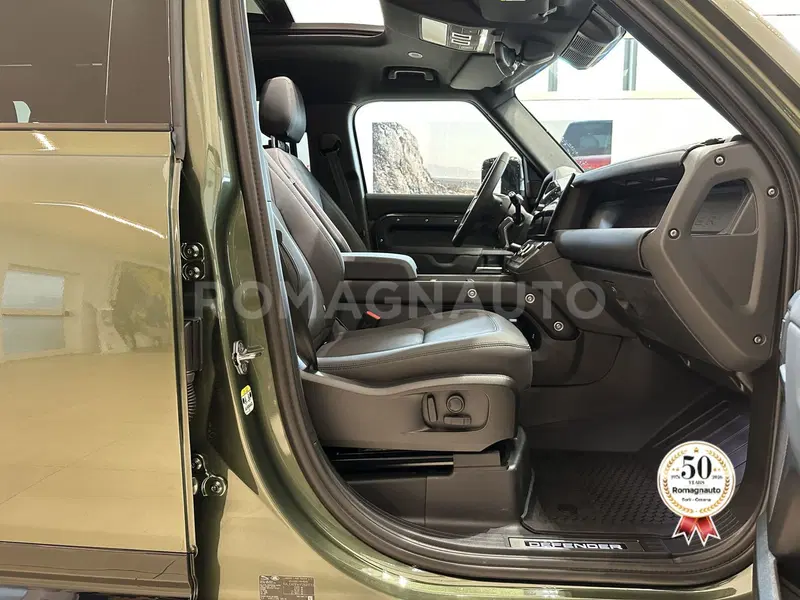 Land Rover Defender nuova a Forlì-Cesena (8)