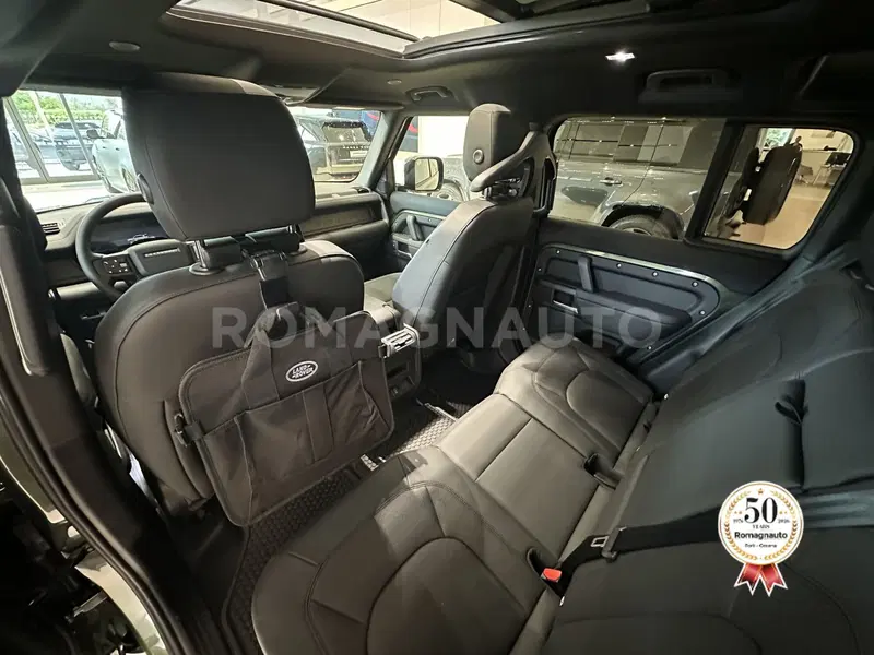 Land Rover Defender nuova a Forlì-Cesena (9)