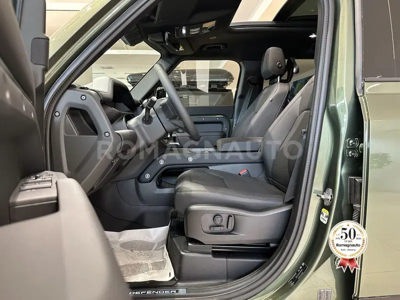 Land Rover Defender nuova a Forlì-Cesena (10)