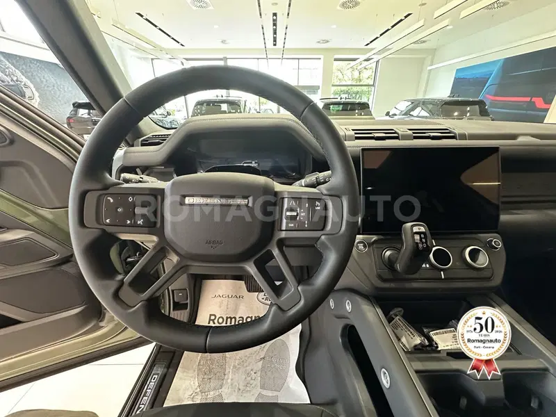Land Rover Defender nuova a Forlì-Cesena (13)