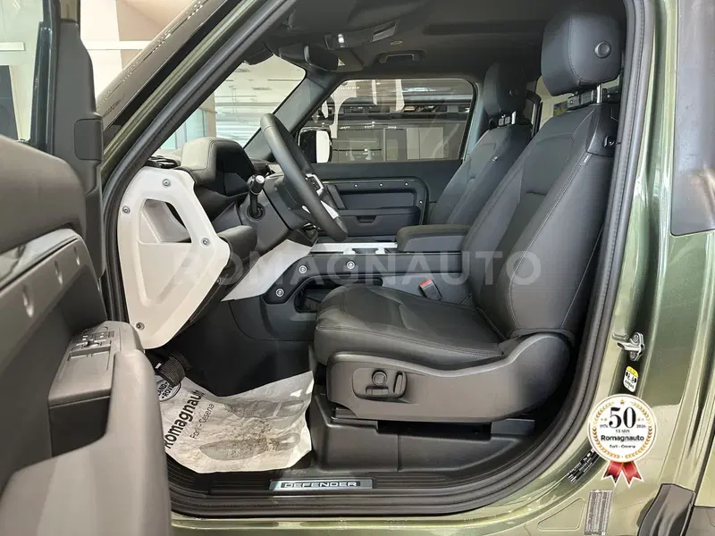 Land Rover Defender nuova a Forlì-Cesena (12)