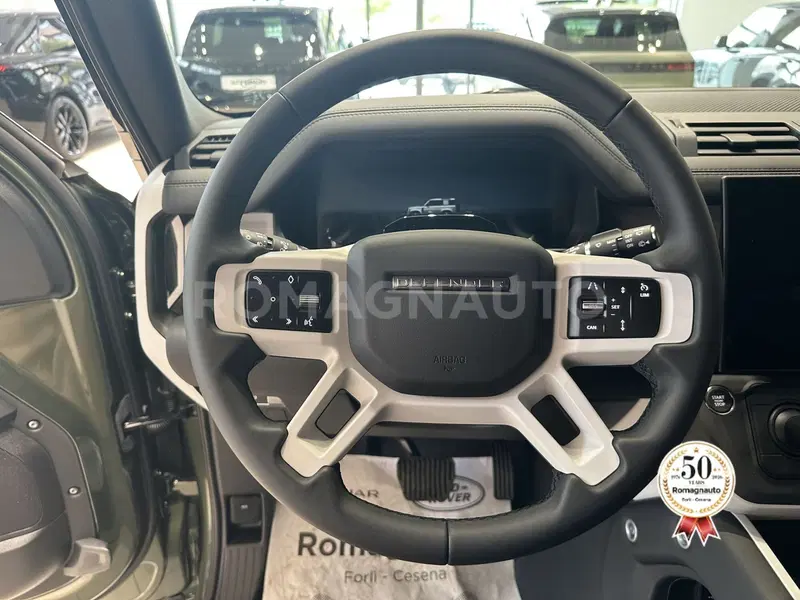 Land Rover Defender nuova a Forlì-Cesena (14)