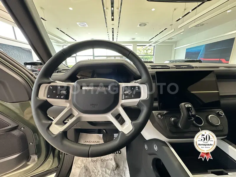 Land Rover Defender nuova a Forlì-Cesena (15)