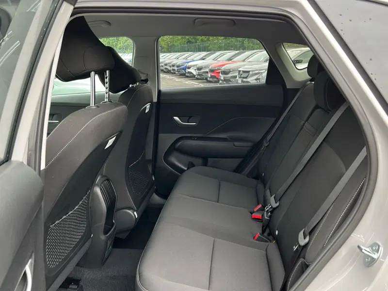 Hyundai Kona nuova a Roma (12)