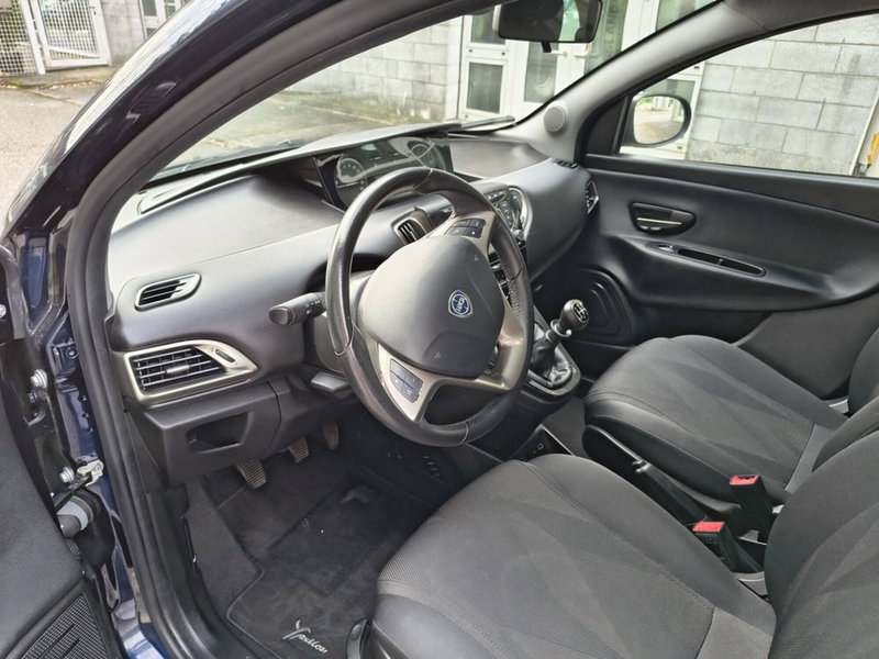 Lancia Ypsilon usata a Padova (9)