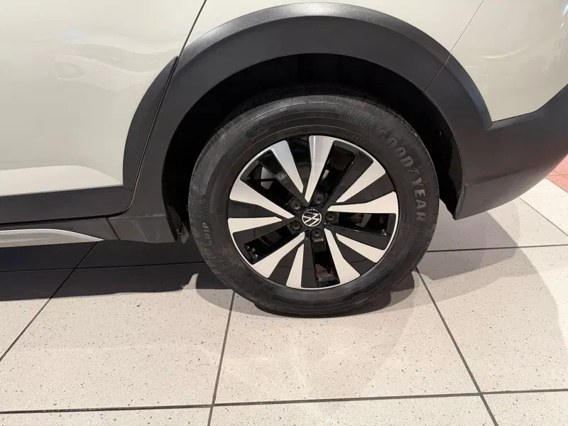 Volkswagen Taigo usata a Genova (15)