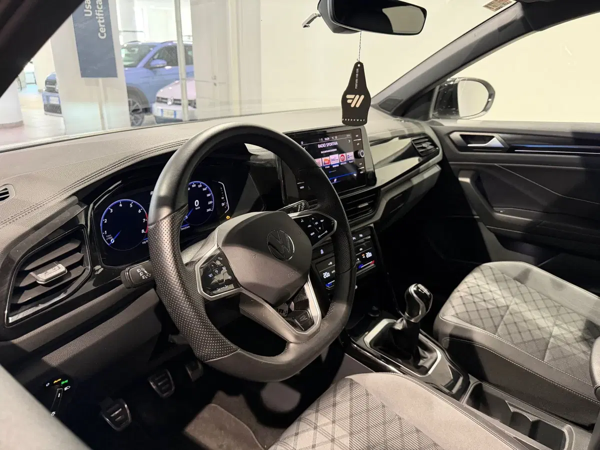 Volkswagen T-Roc usata a Genova (8)