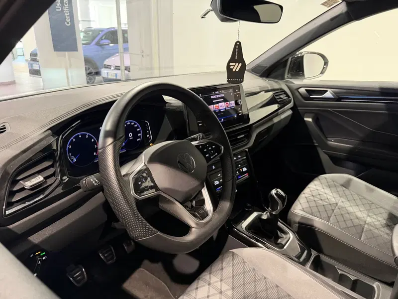 Volkswagen T-Roc usata a Genova (8)