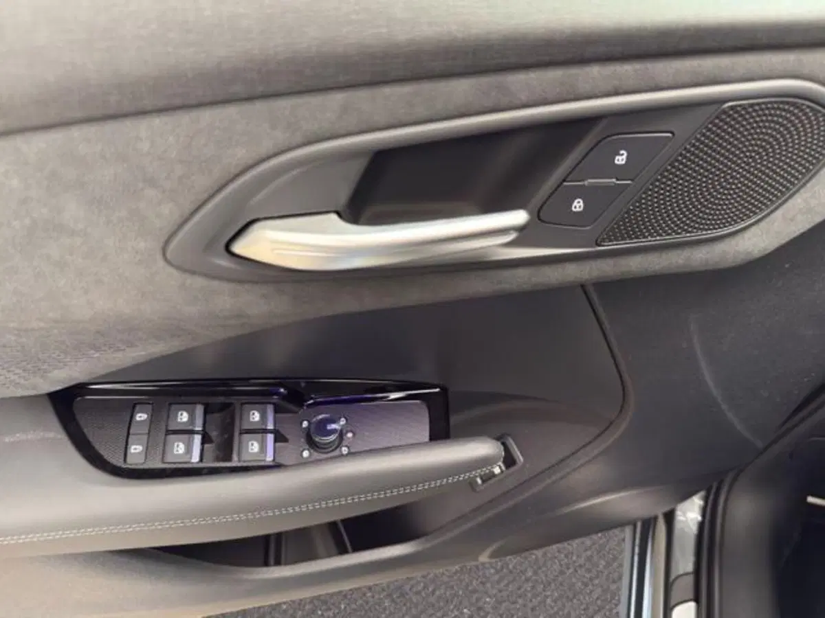 Audi Q3 Sportback nuova a Milano (18)