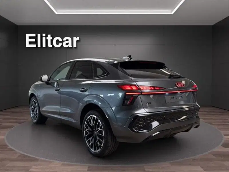 Audi Q3 Sportback nuova a Milano (9)