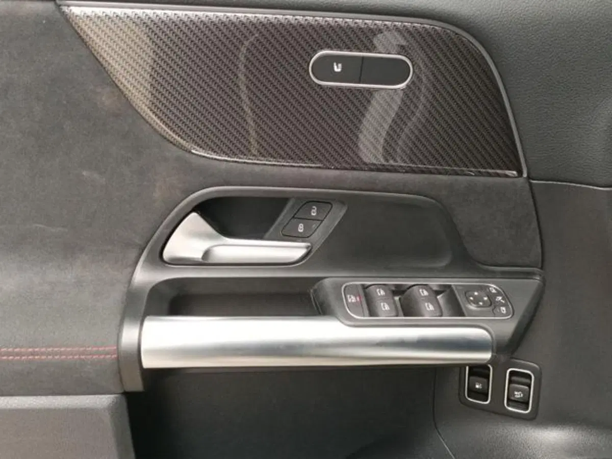 Mercedes-Benz GLA SUV usata a Milano (15)