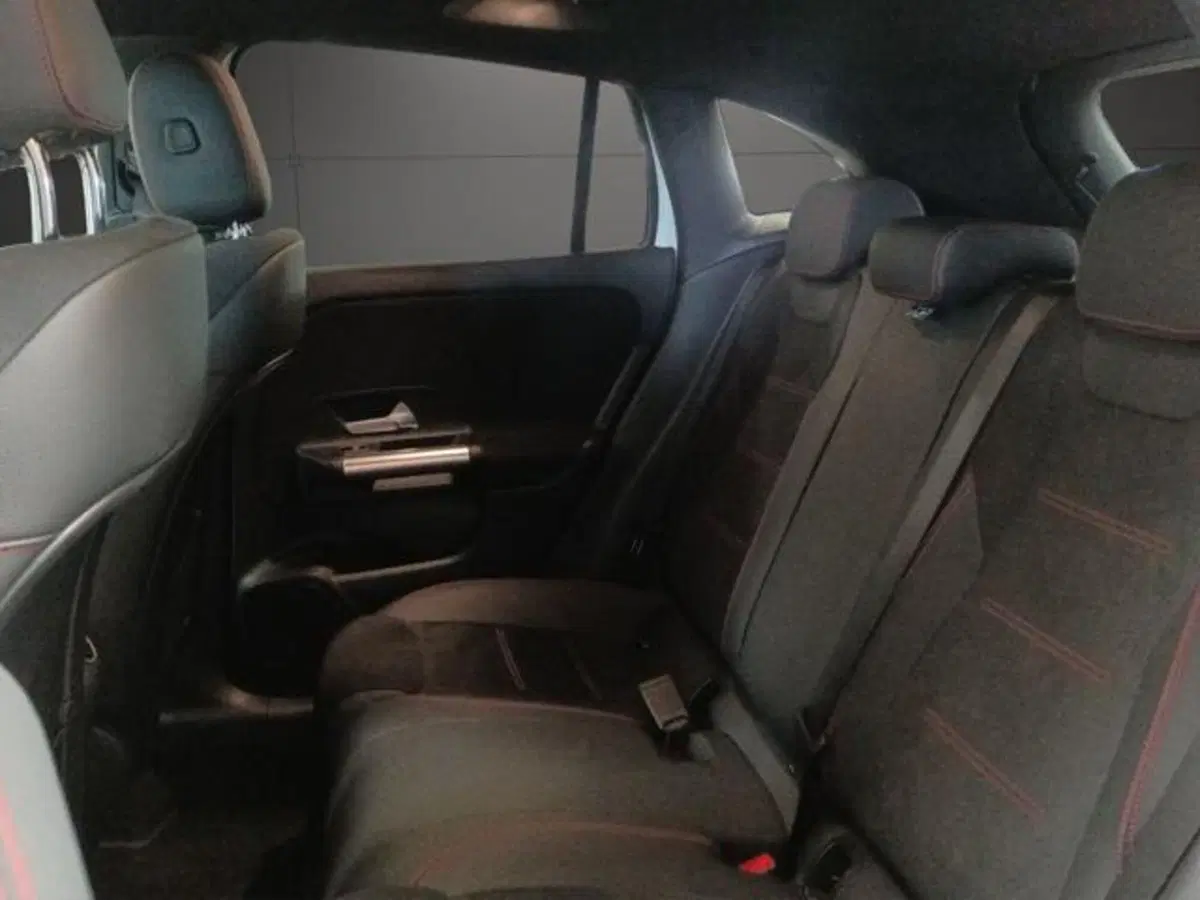 Mercedes-Benz GLA SUV usata a Milano (17)