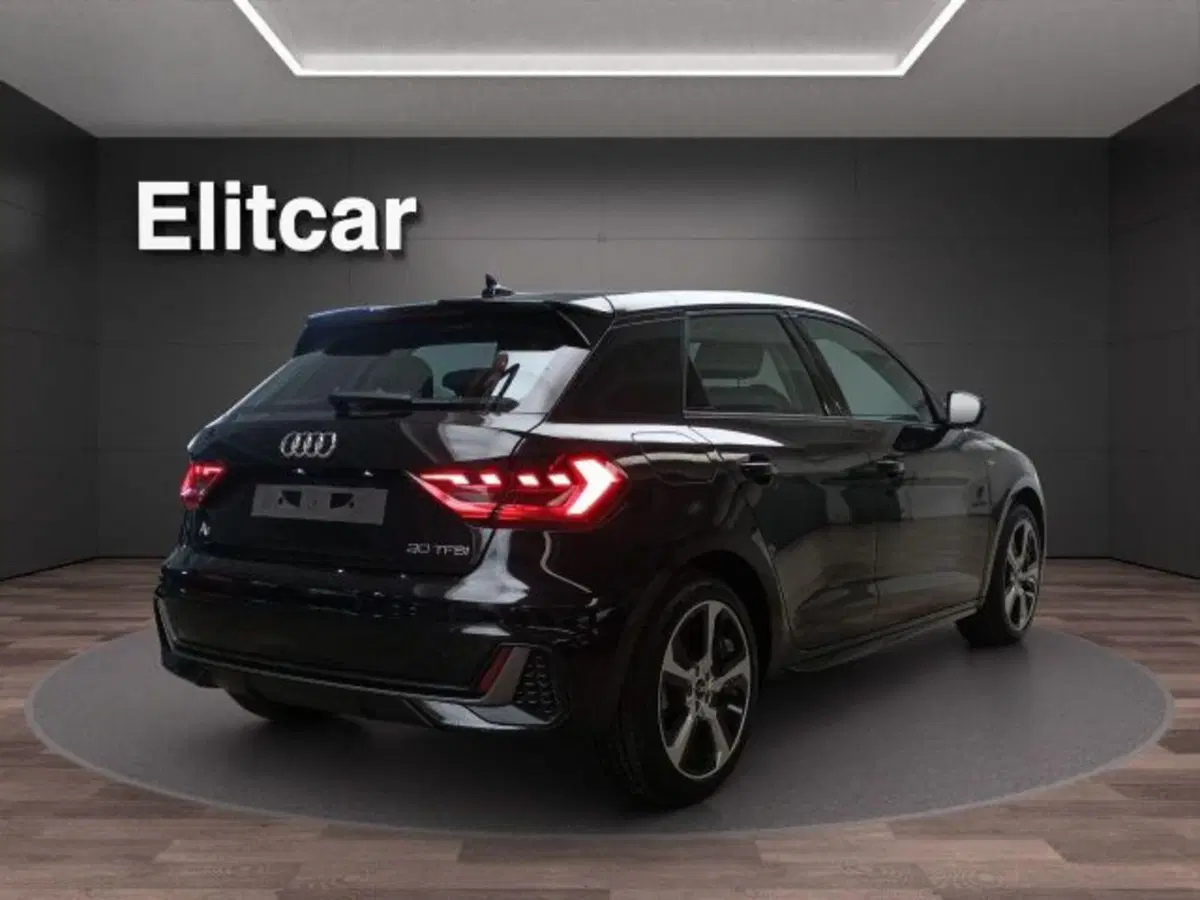Audi A1 Sportback nuova a Novara (5)